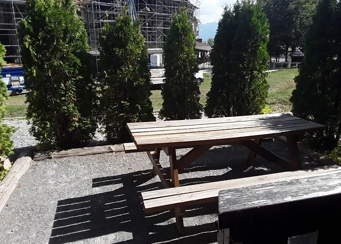 Appartement Reallon 5 Personnes En Rez De Jardin