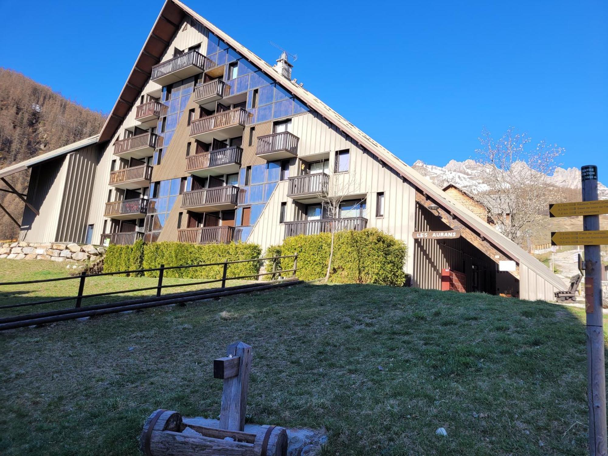 5 Personnes En Rez De Jardin Apartment